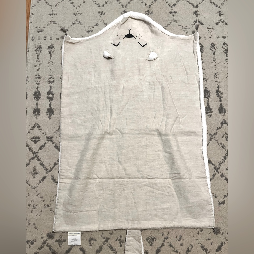 Pottery Barn Kids blanket beige/white 27”x37”